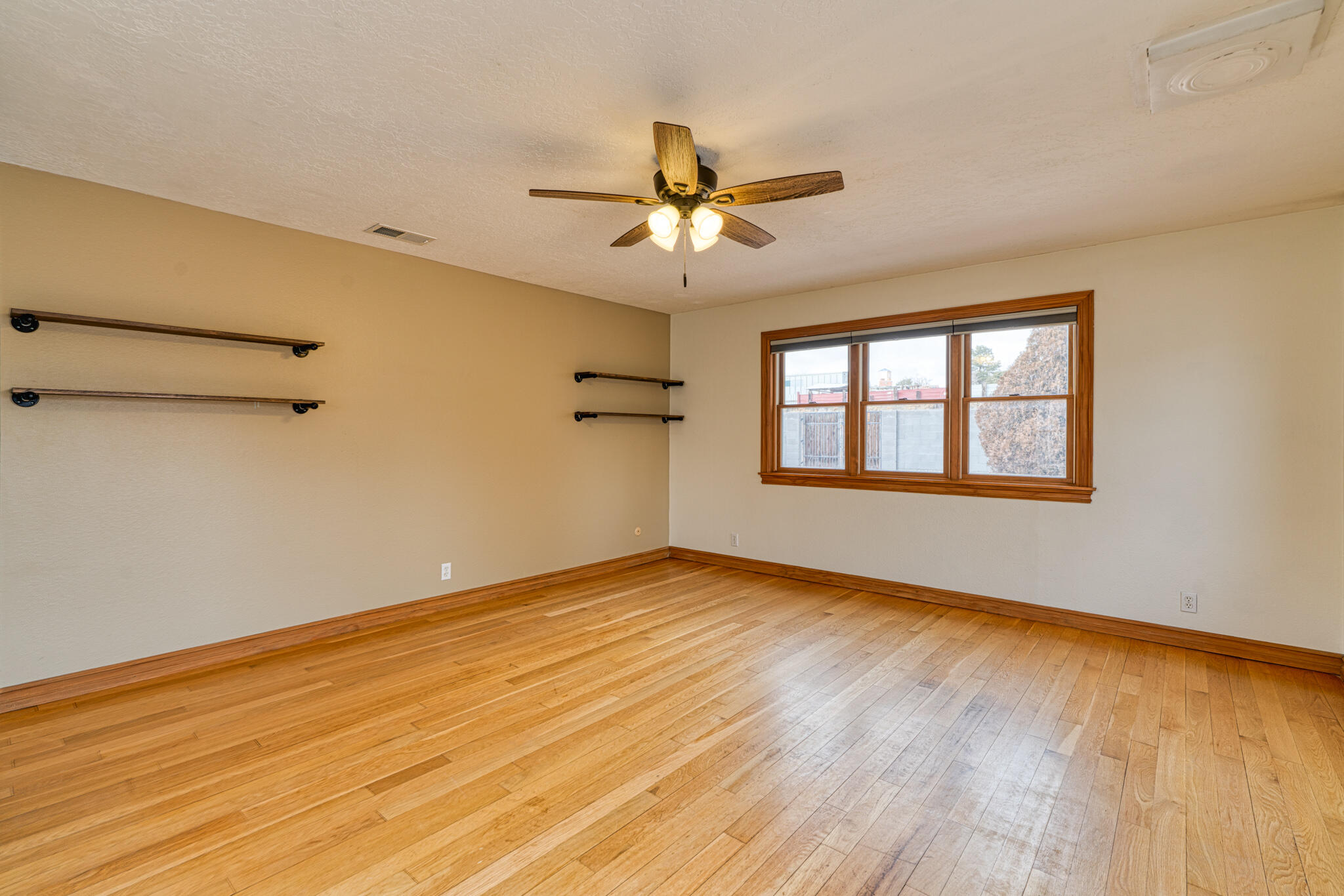 1535 VALLEY VISTA Court SE