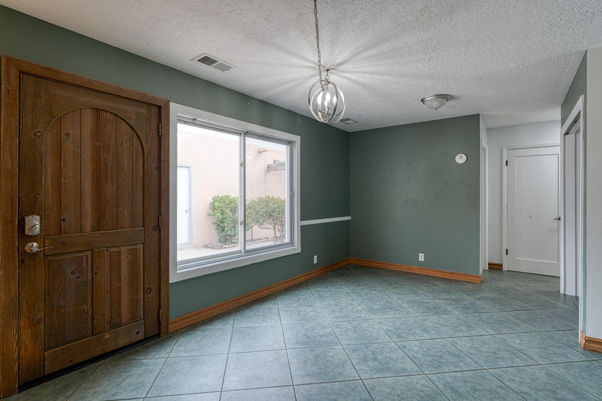 1535 VALLEY VISTA Court SE