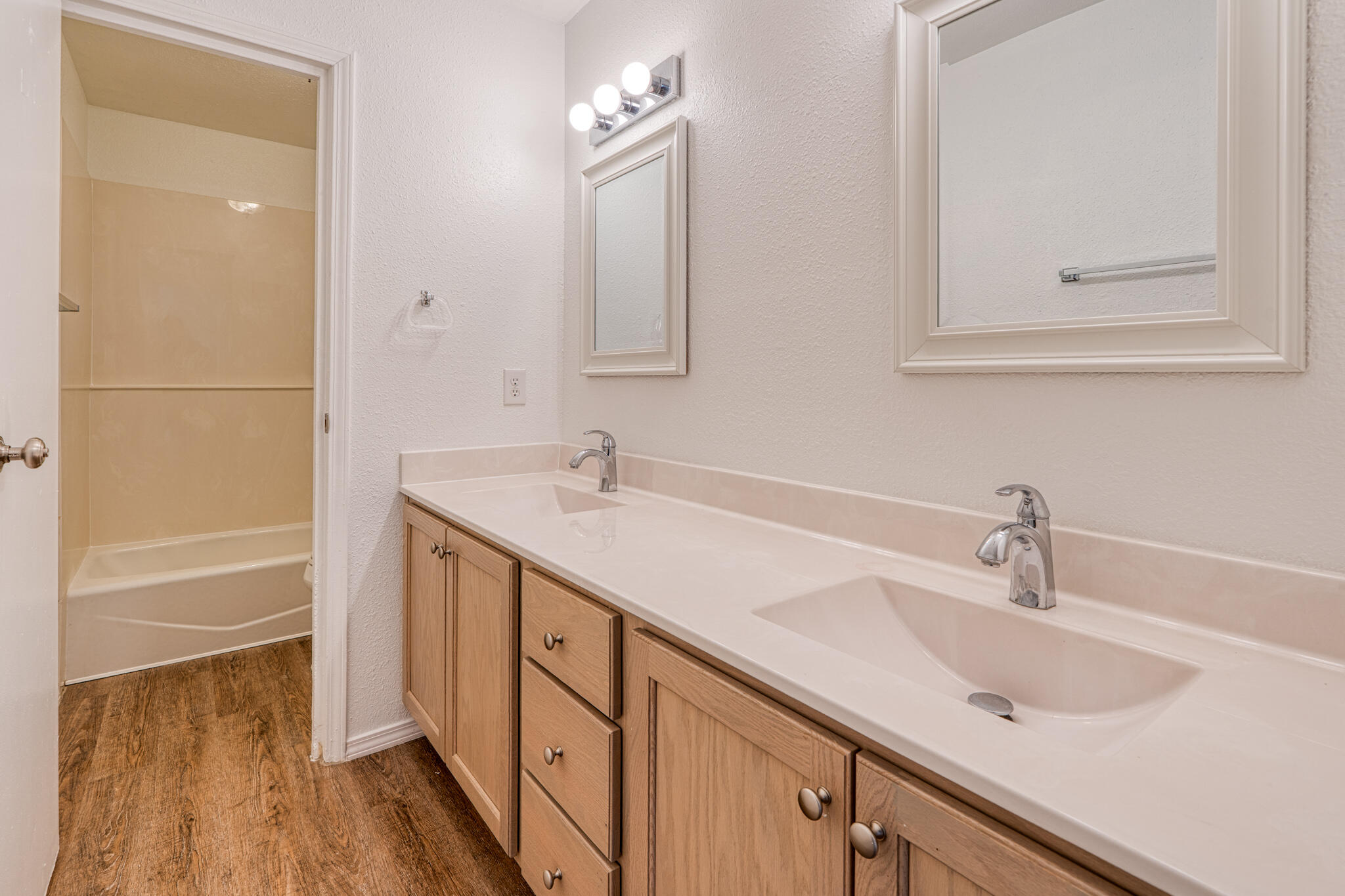 3501 JUAN TABO Boulevard NE E4