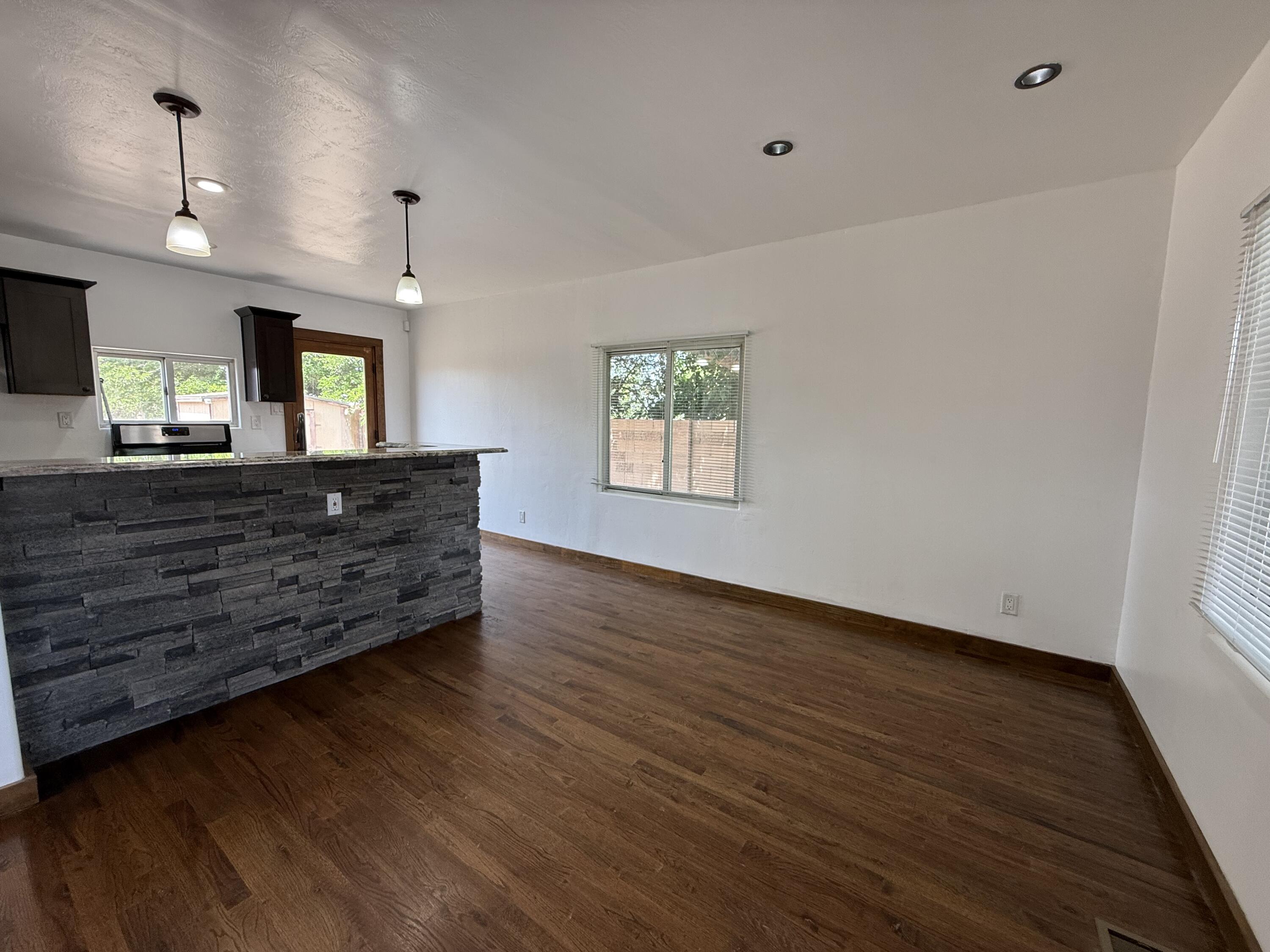 98 RANCHO PEQUENOS Way