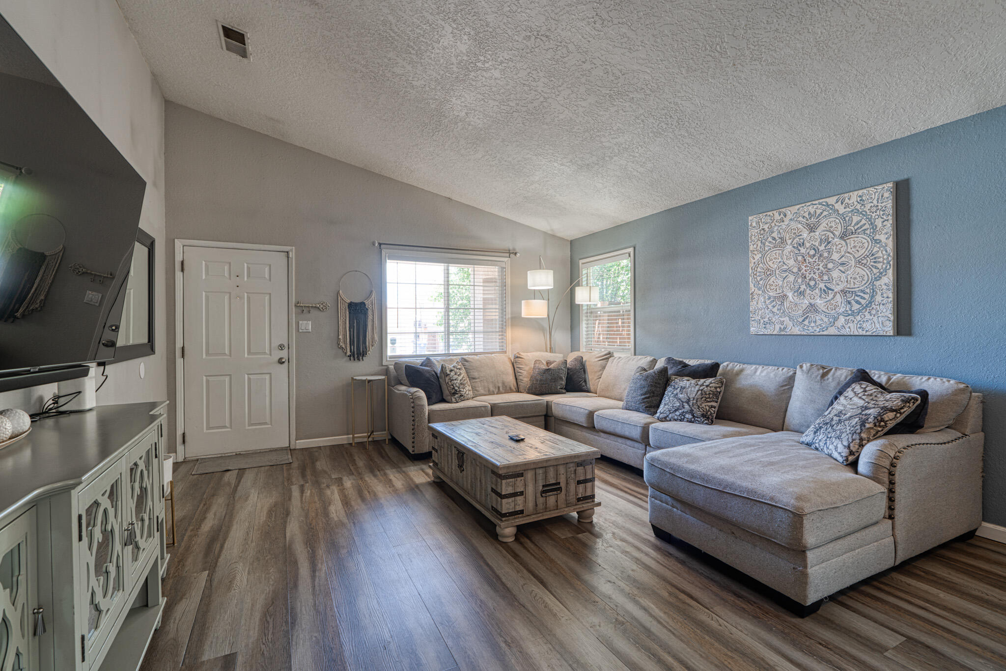 4420 LOREN Avenue NW