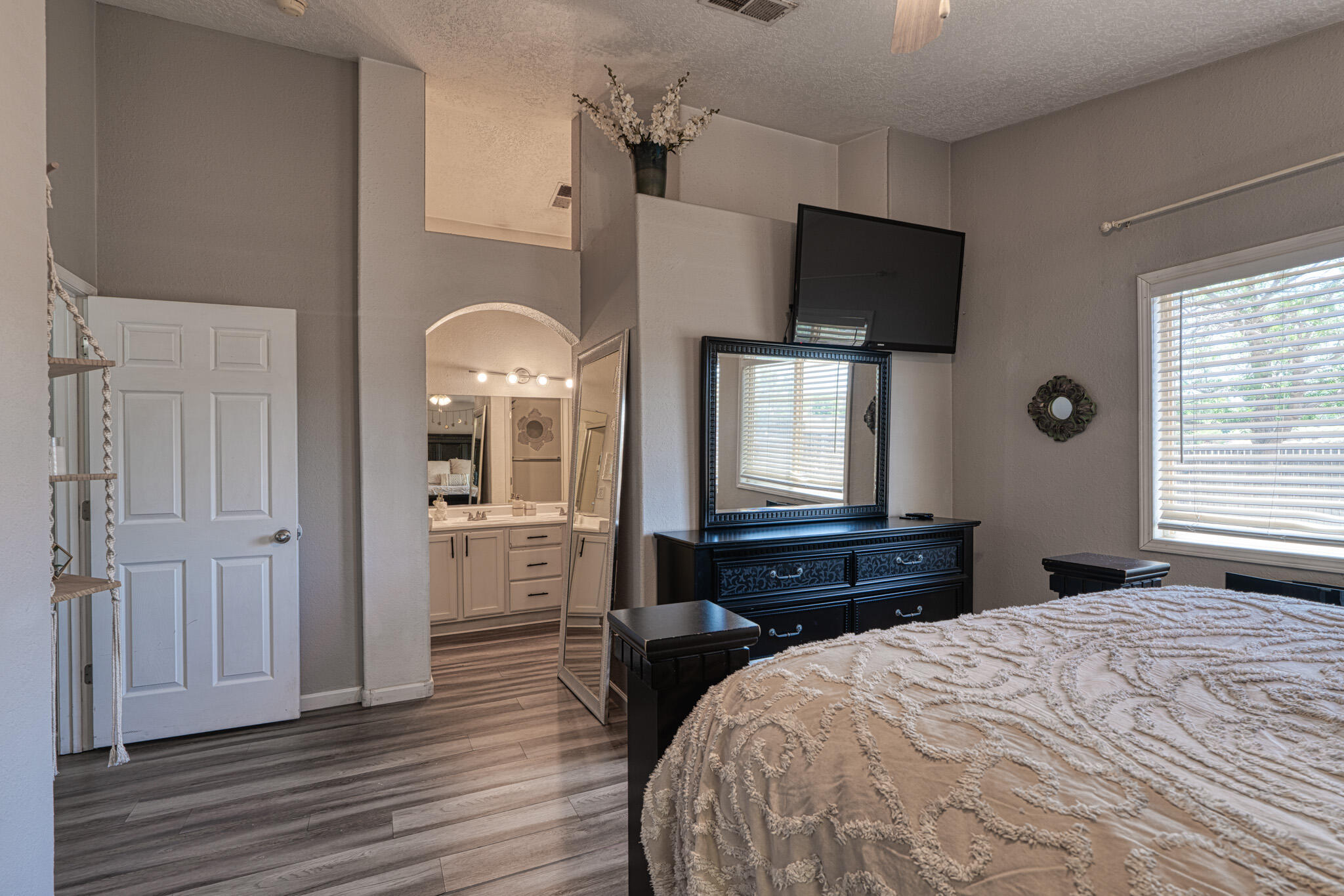 4420 LOREN Avenue NW