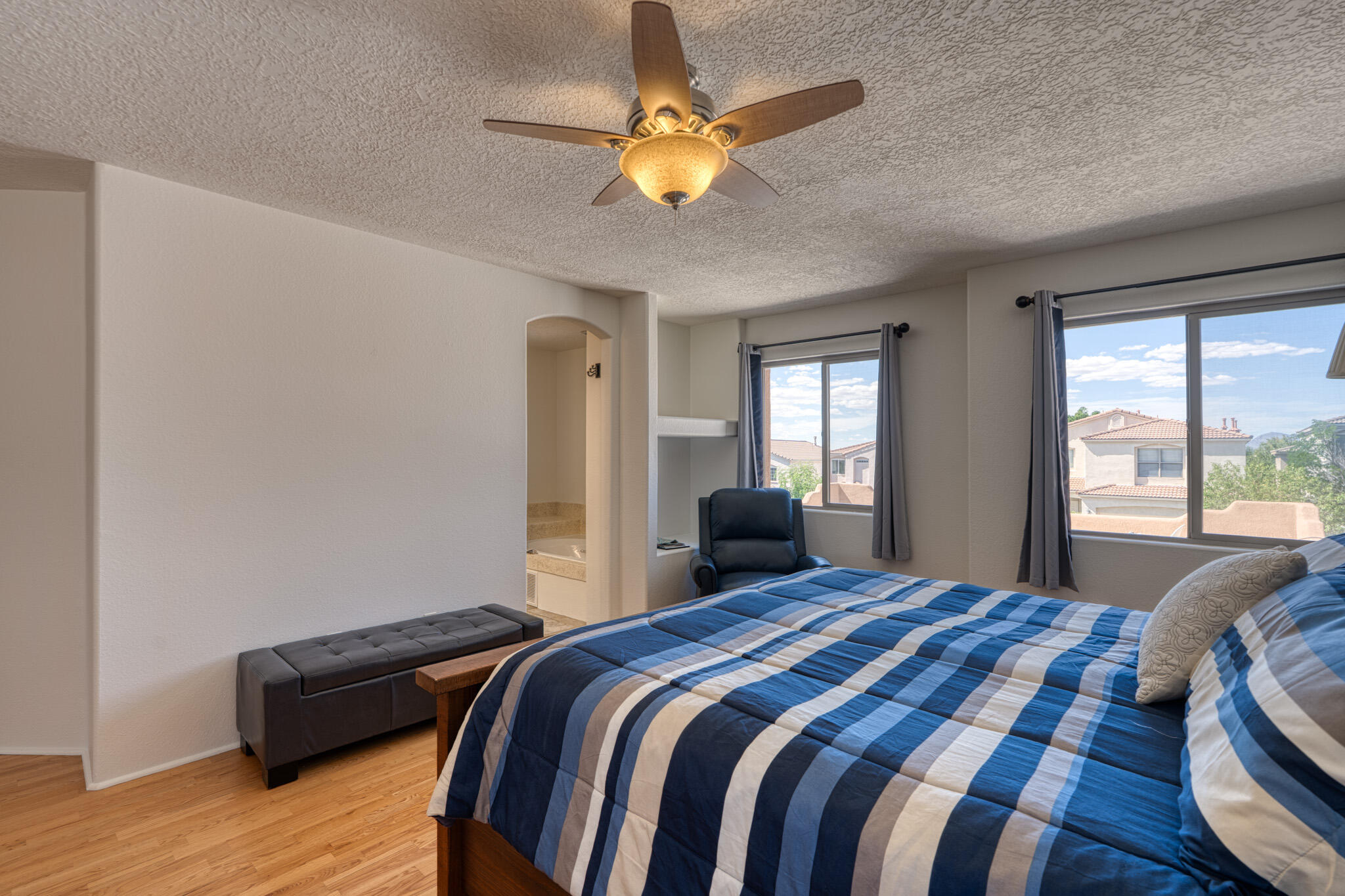 1947 BLACK GOLD Street SE