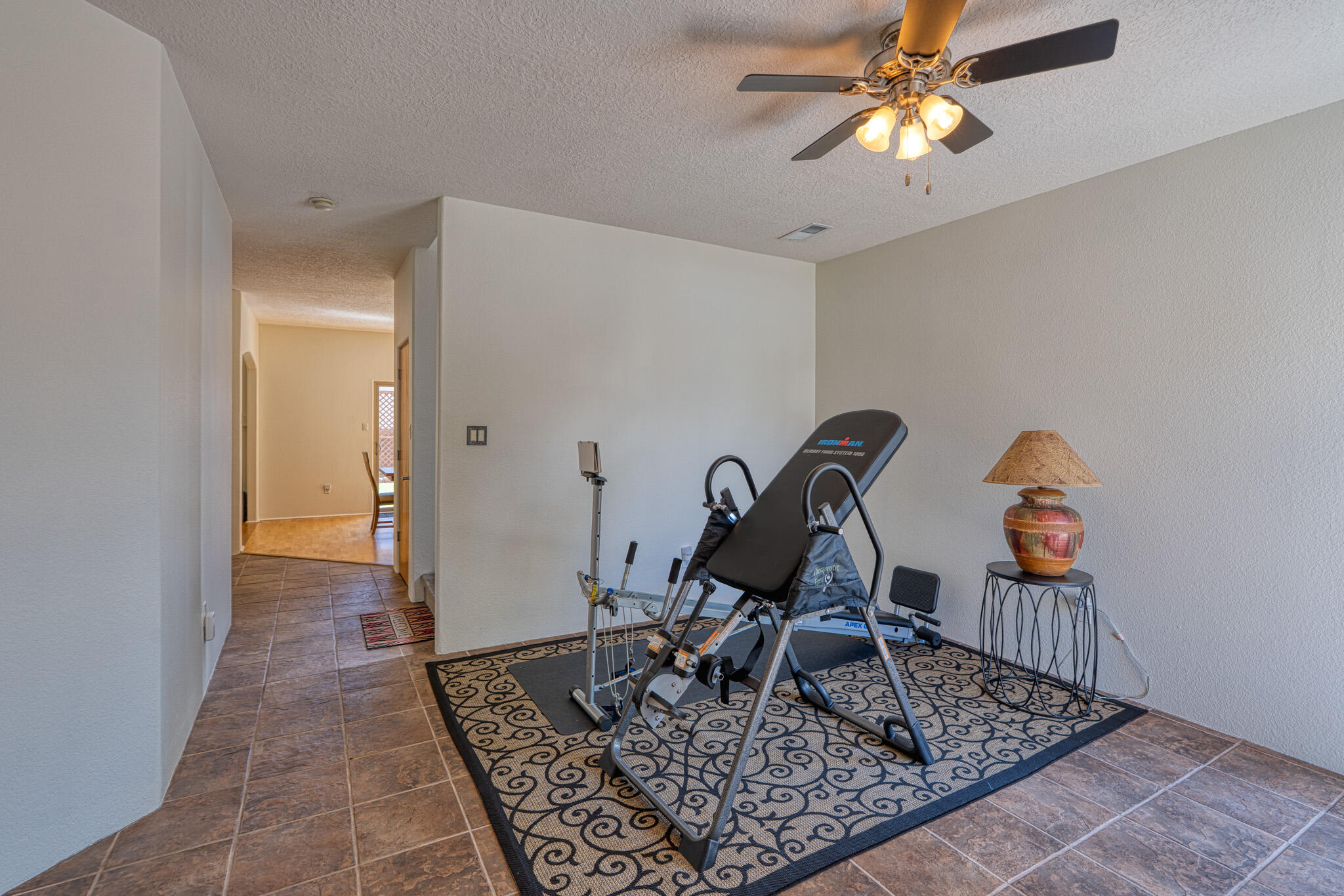 1947 BLACK GOLD Street SE
