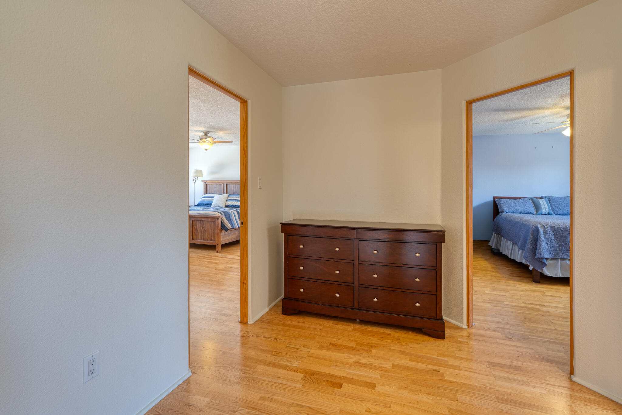 1947 BLACK GOLD Street SE