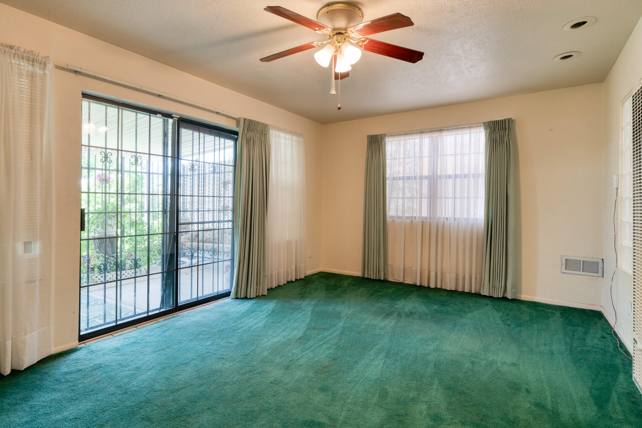 828 SAN CLEMENTE Avenue NW