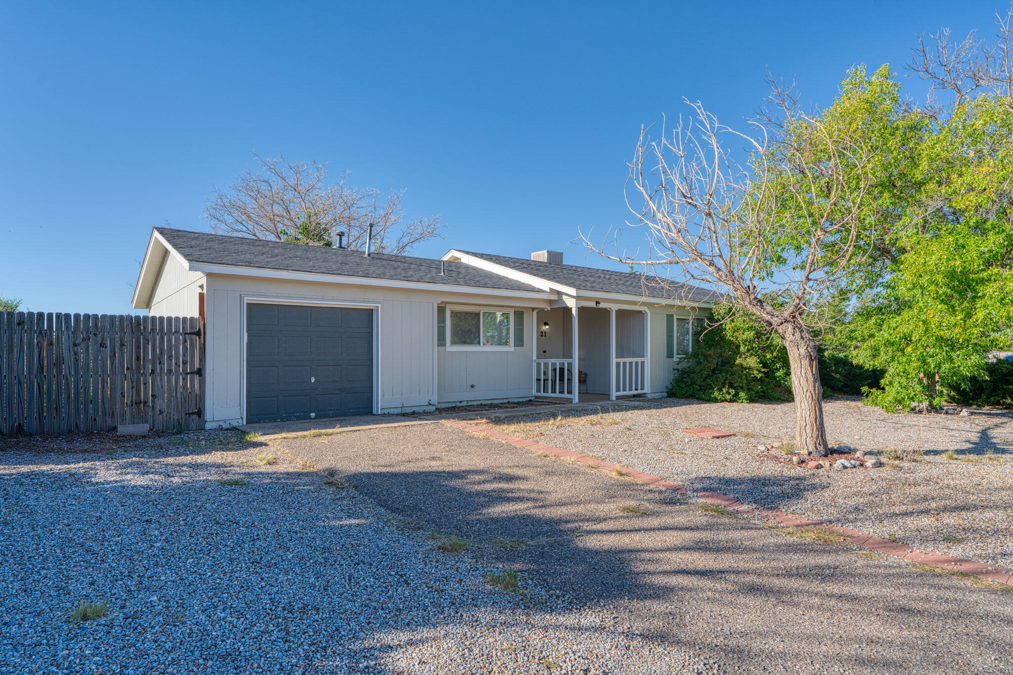 21 SOMMERSET Drive SE