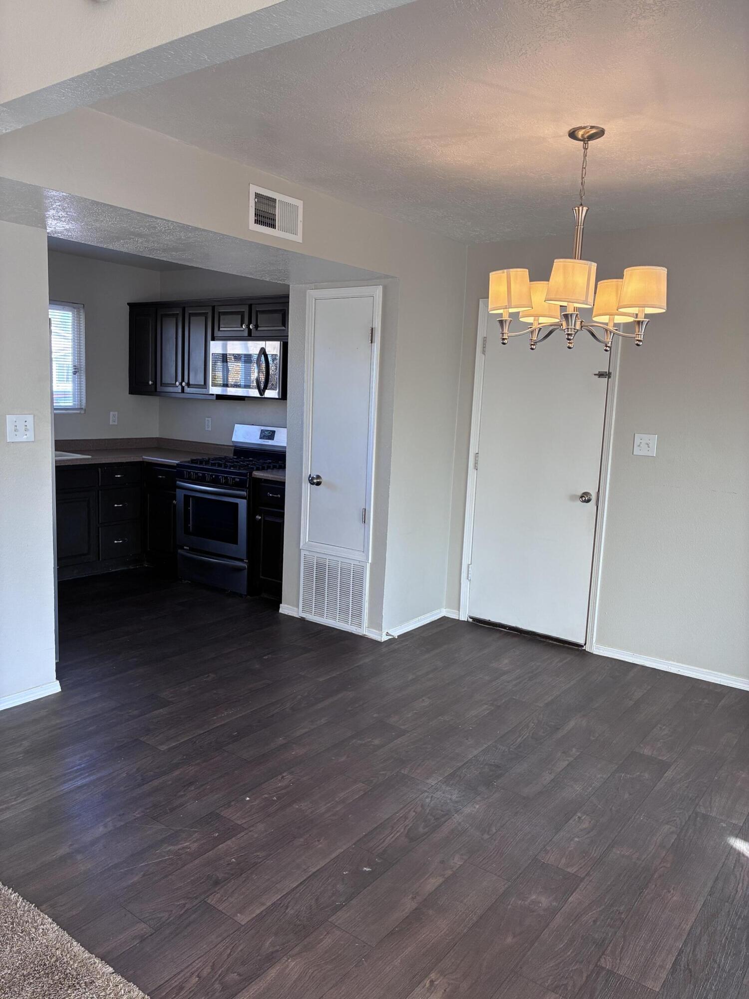 21 SOMMERSET Drive SE