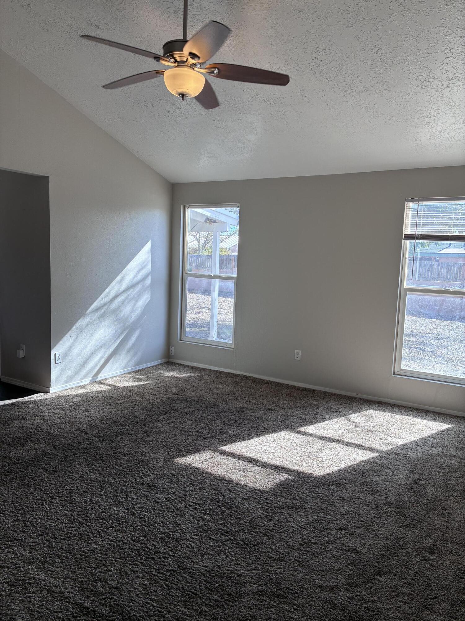 21 SOMMERSET Drive SE