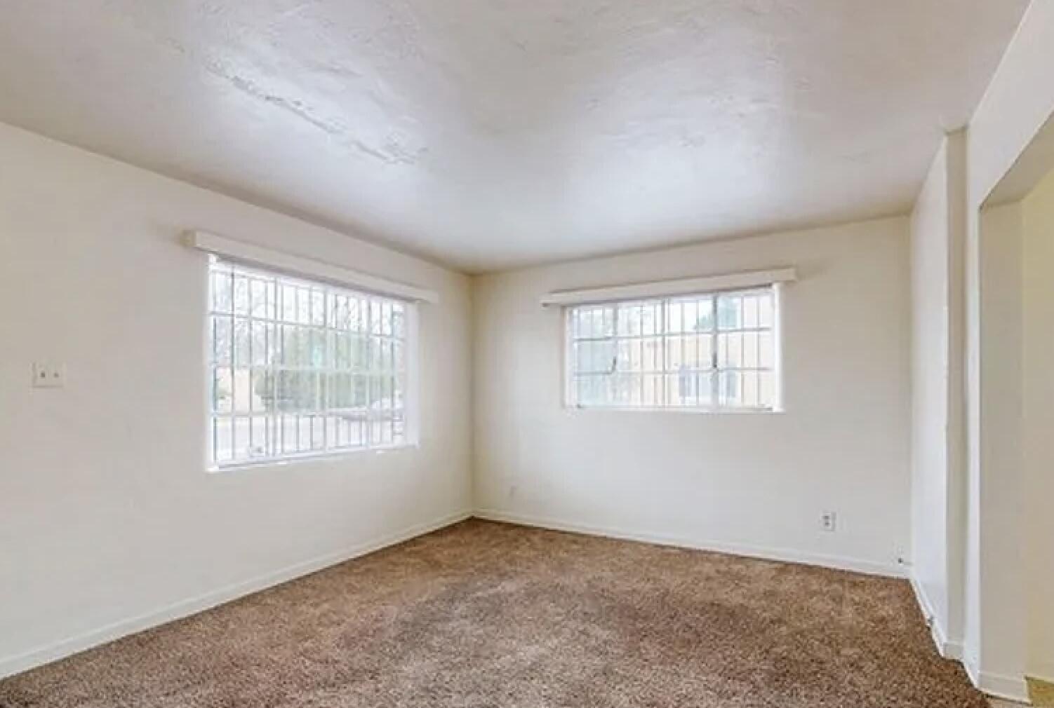 2407 Alvarado Drive NE