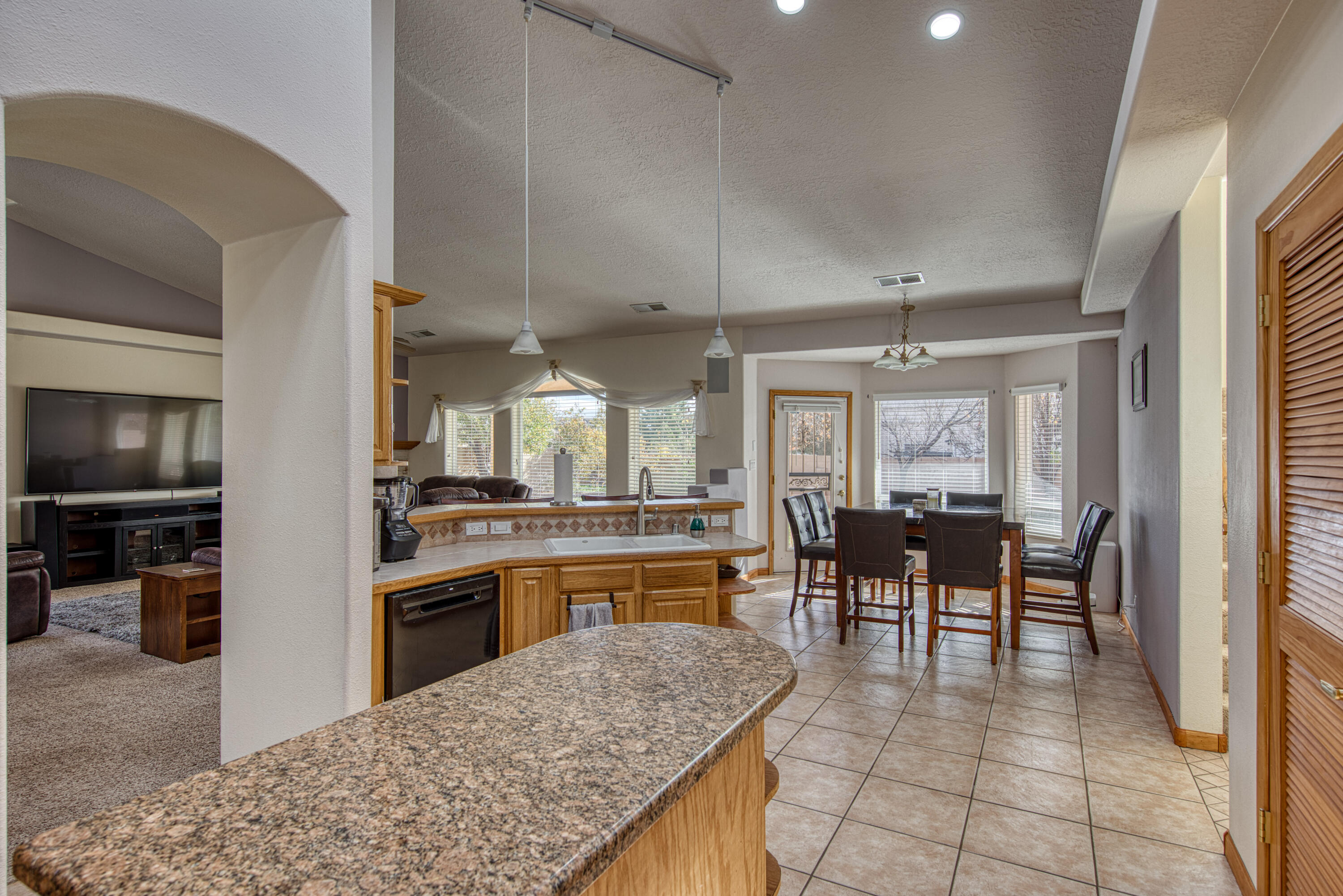 6732 Mariposa Place NW