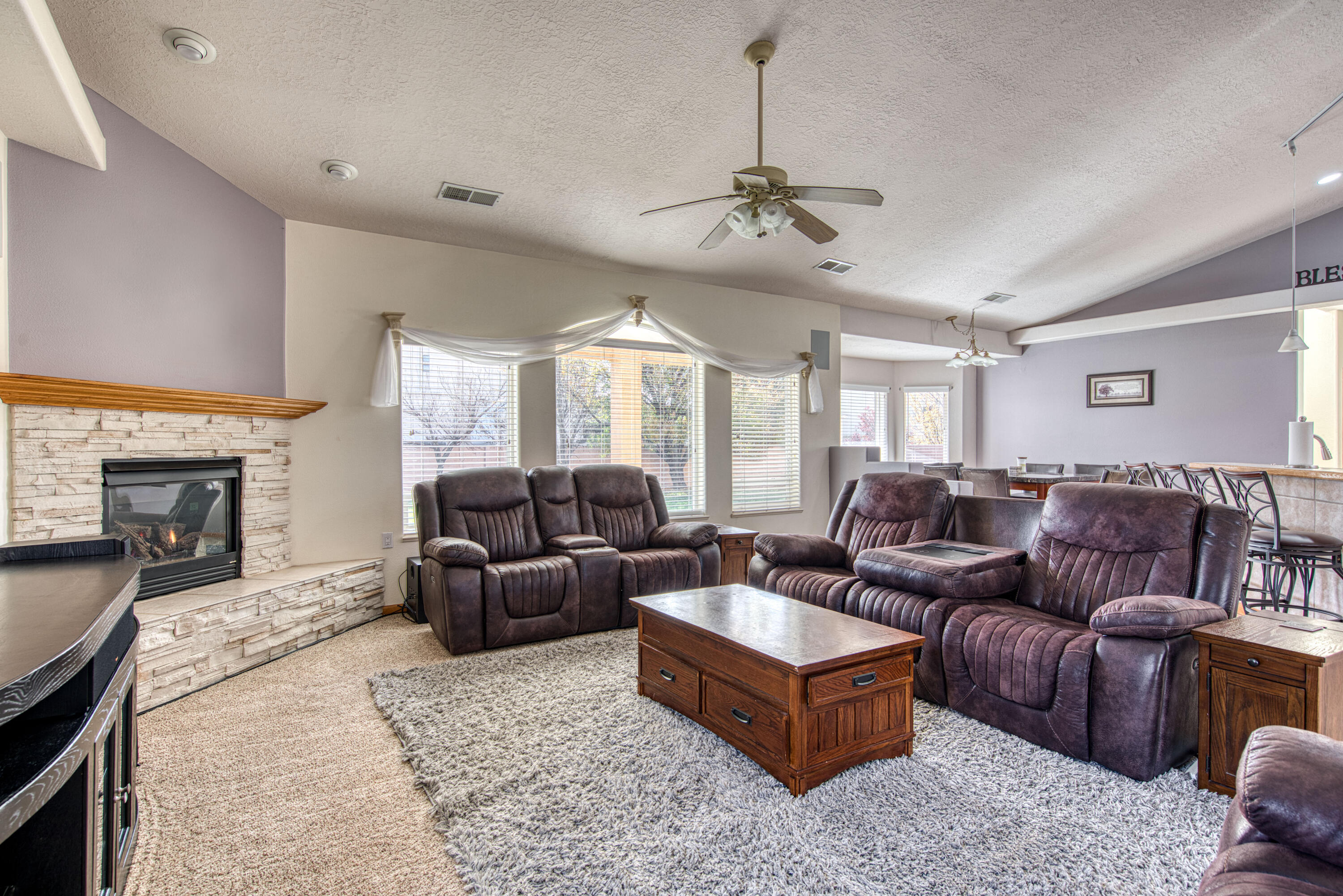 6732 Mariposa Place NW