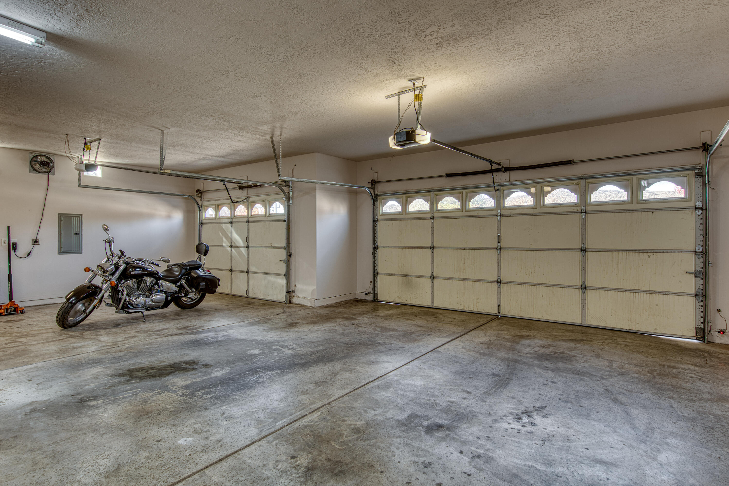 6732 Mariposa Place NW