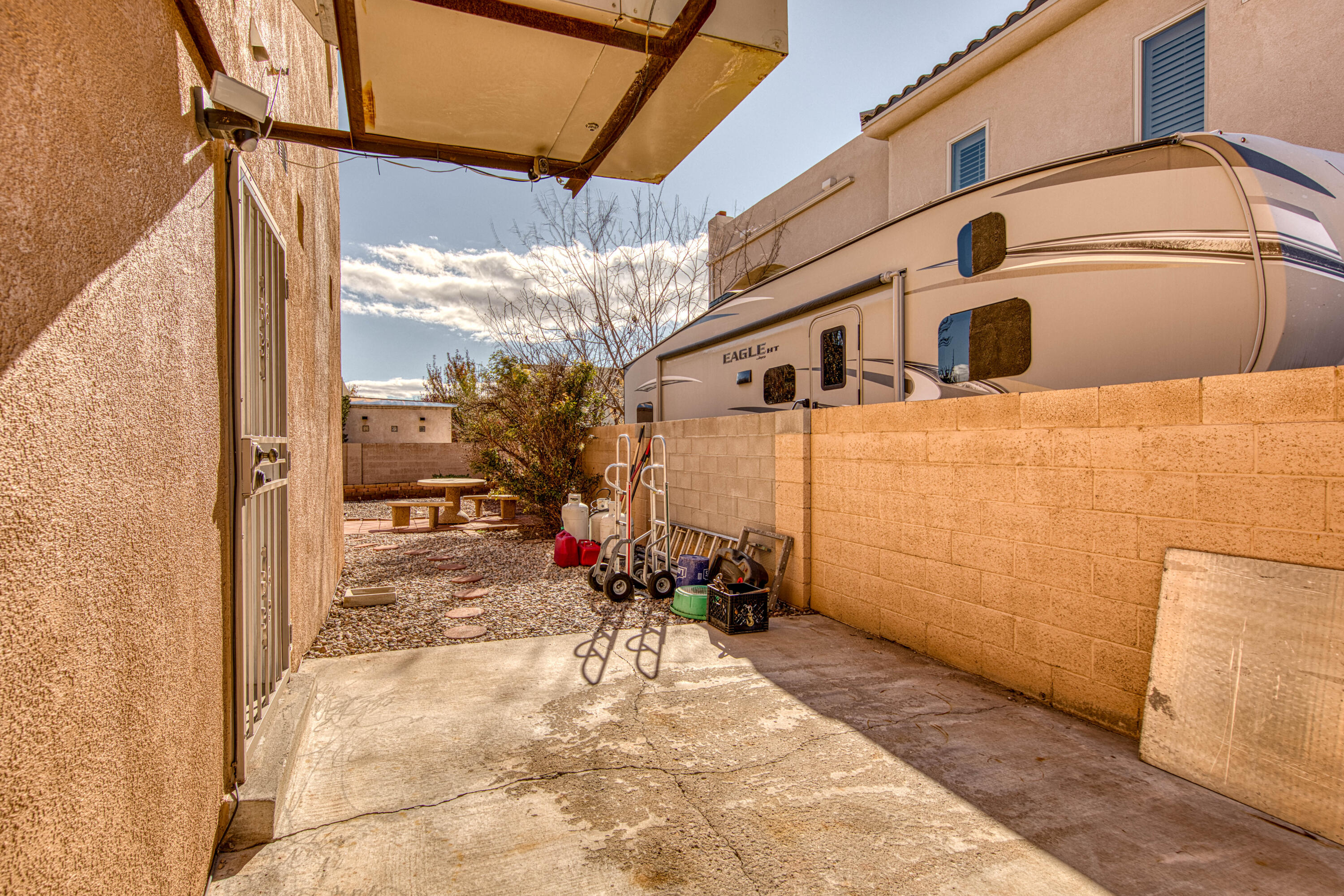 6732 Mariposa Place NW