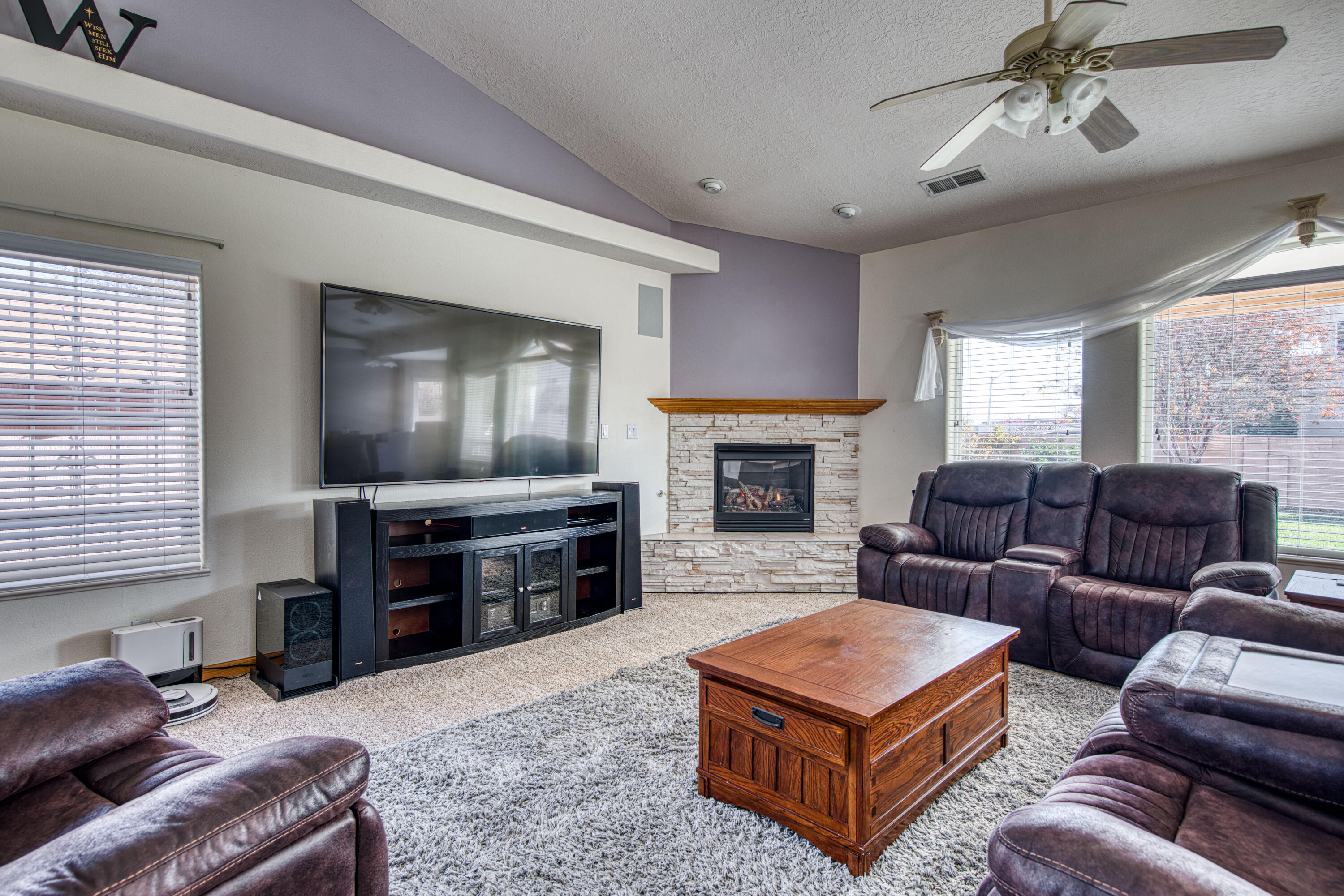 6732 Mariposa Place NW