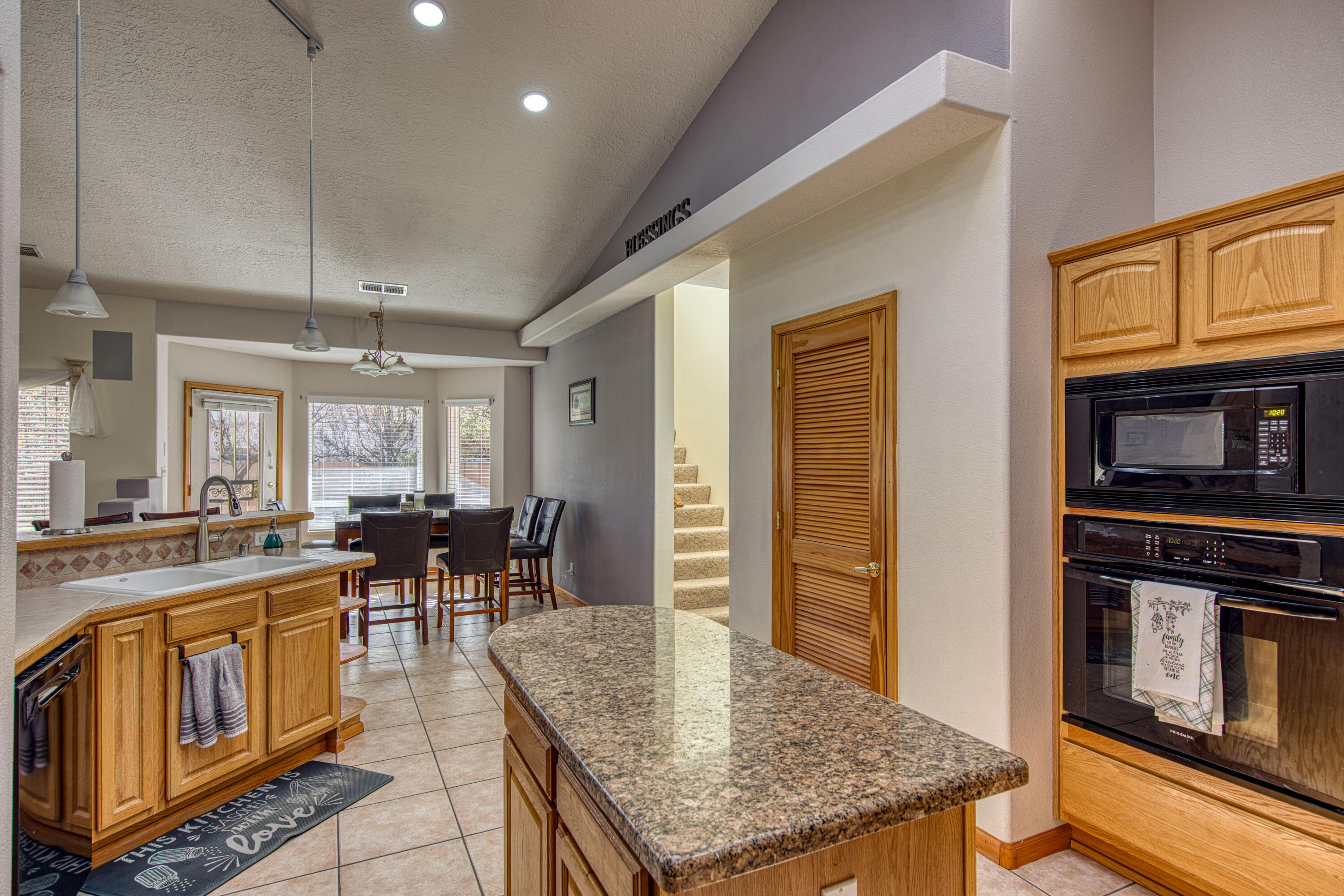 6732 Mariposa Place NW