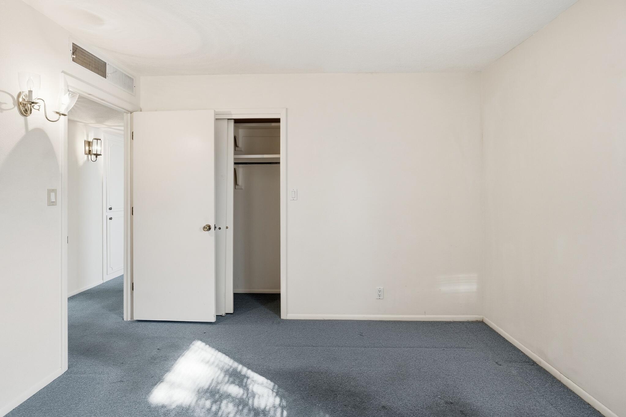 6908 Wildwood Court NE