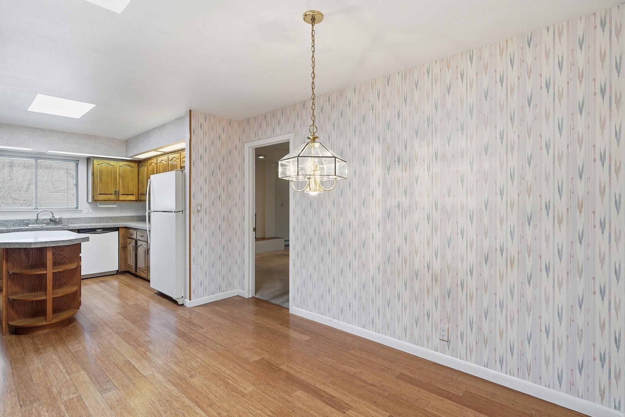 6908 Wildwood Court NE