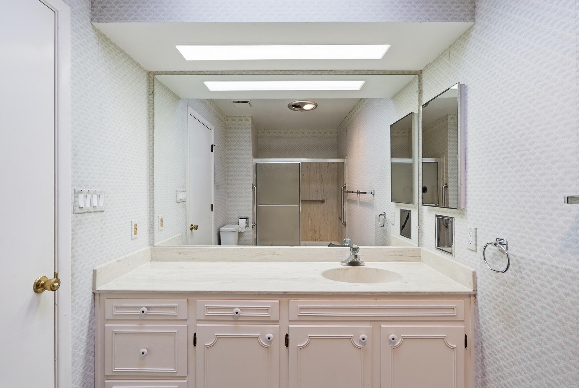 6908 Wildwood Court NE