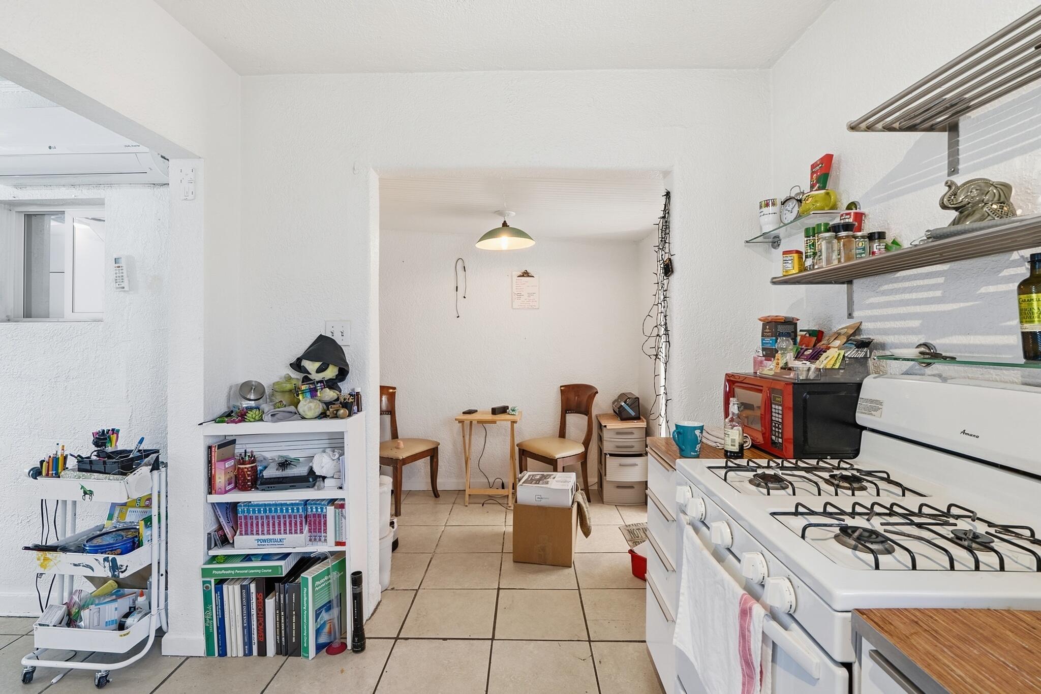 905 Coal Avenue SW