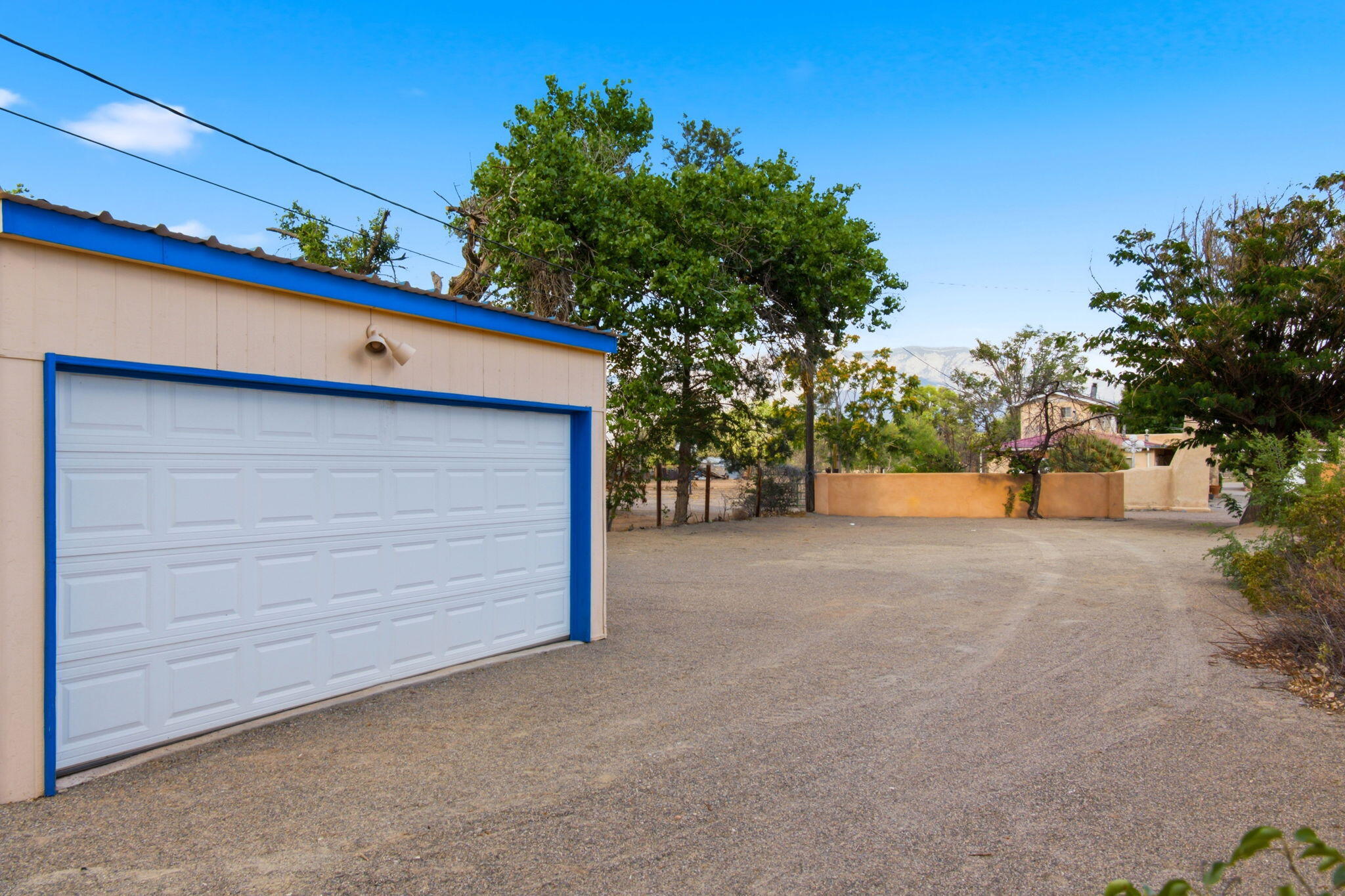 192 W Valverde Road