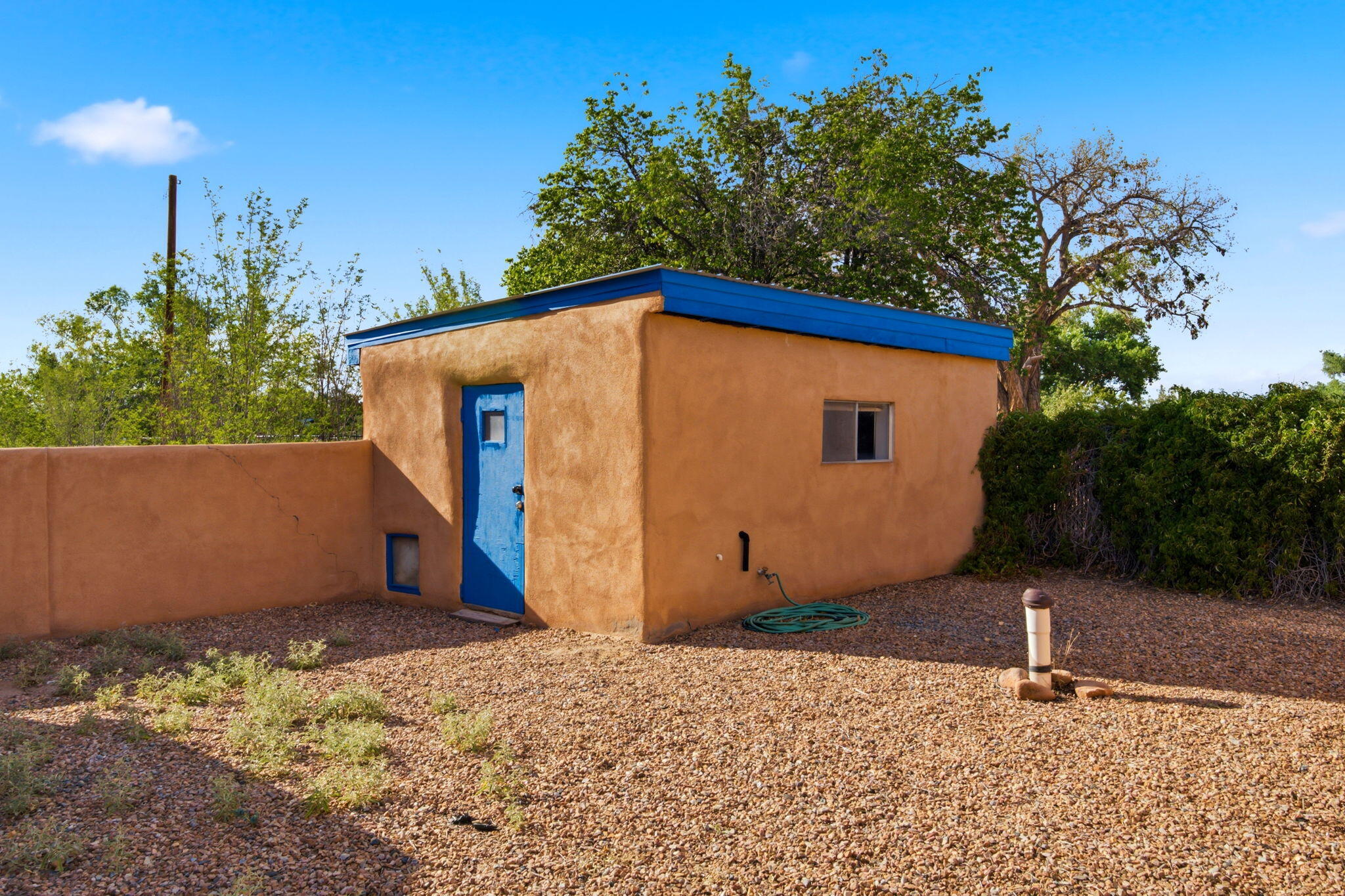 192 W Valverde Road
