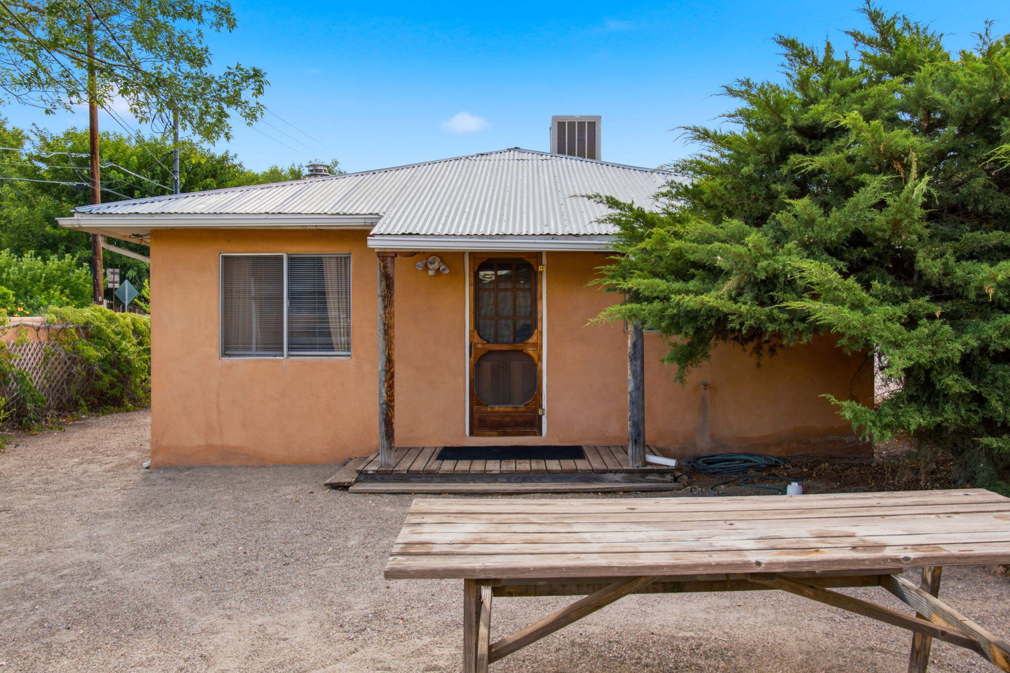 192 W Valverde Road