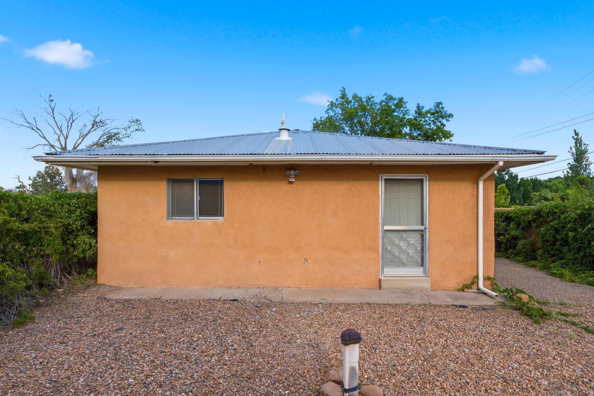 192 W Valverde Road