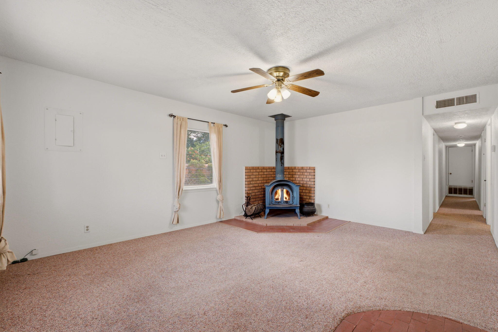 192 W Valverde Road