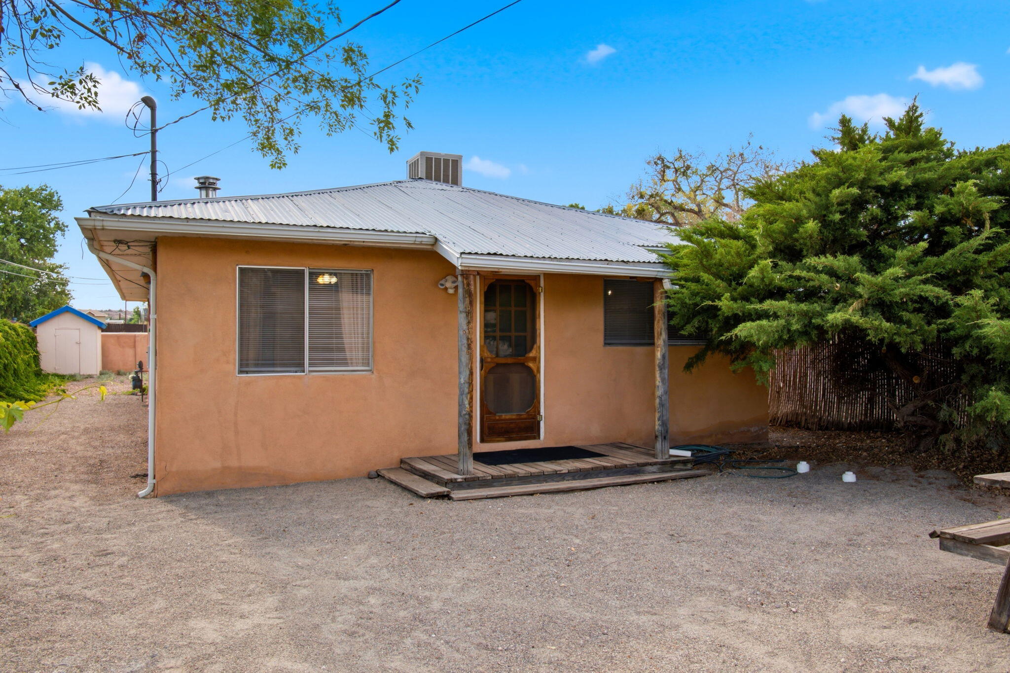 192 W Valverde Road