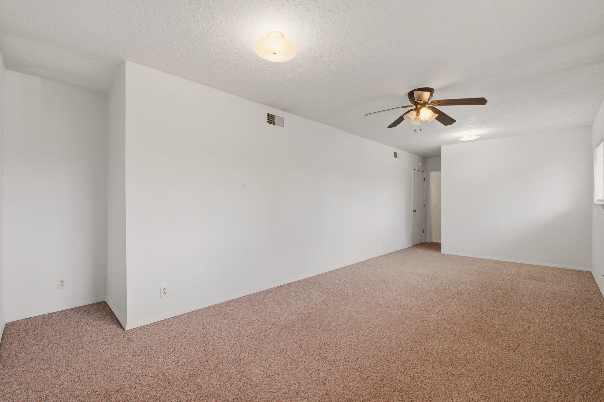 192 W Valverde Road