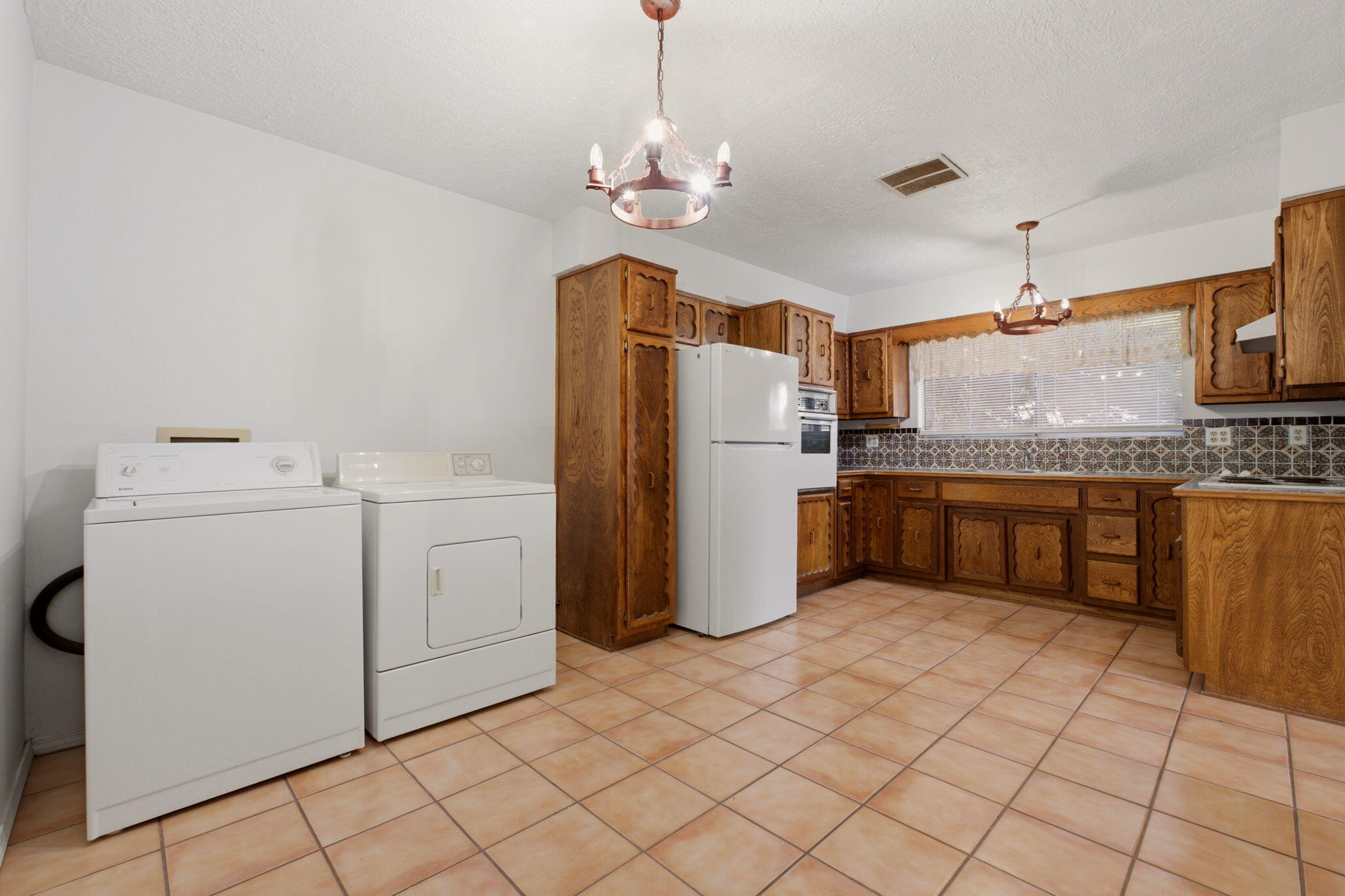 192 W Valverde Road