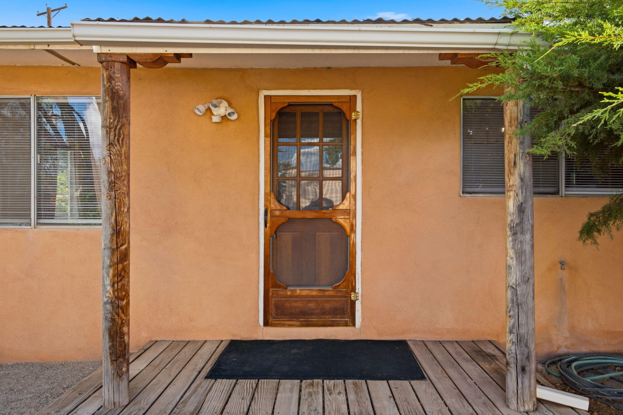 192 W Valverde Road