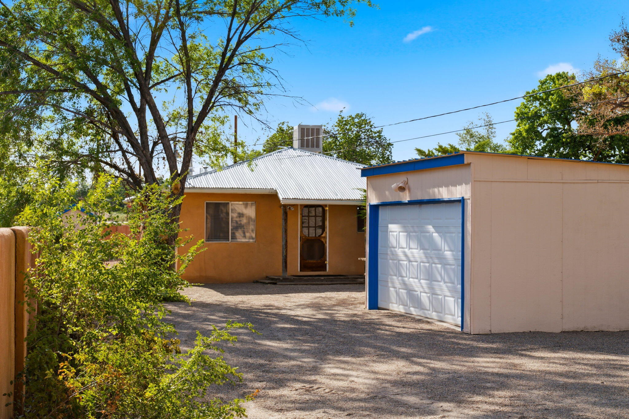 192 W Valverde Road