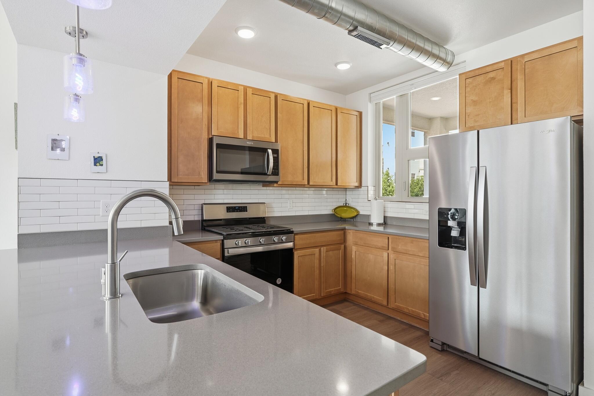 301 Platinum Street SW