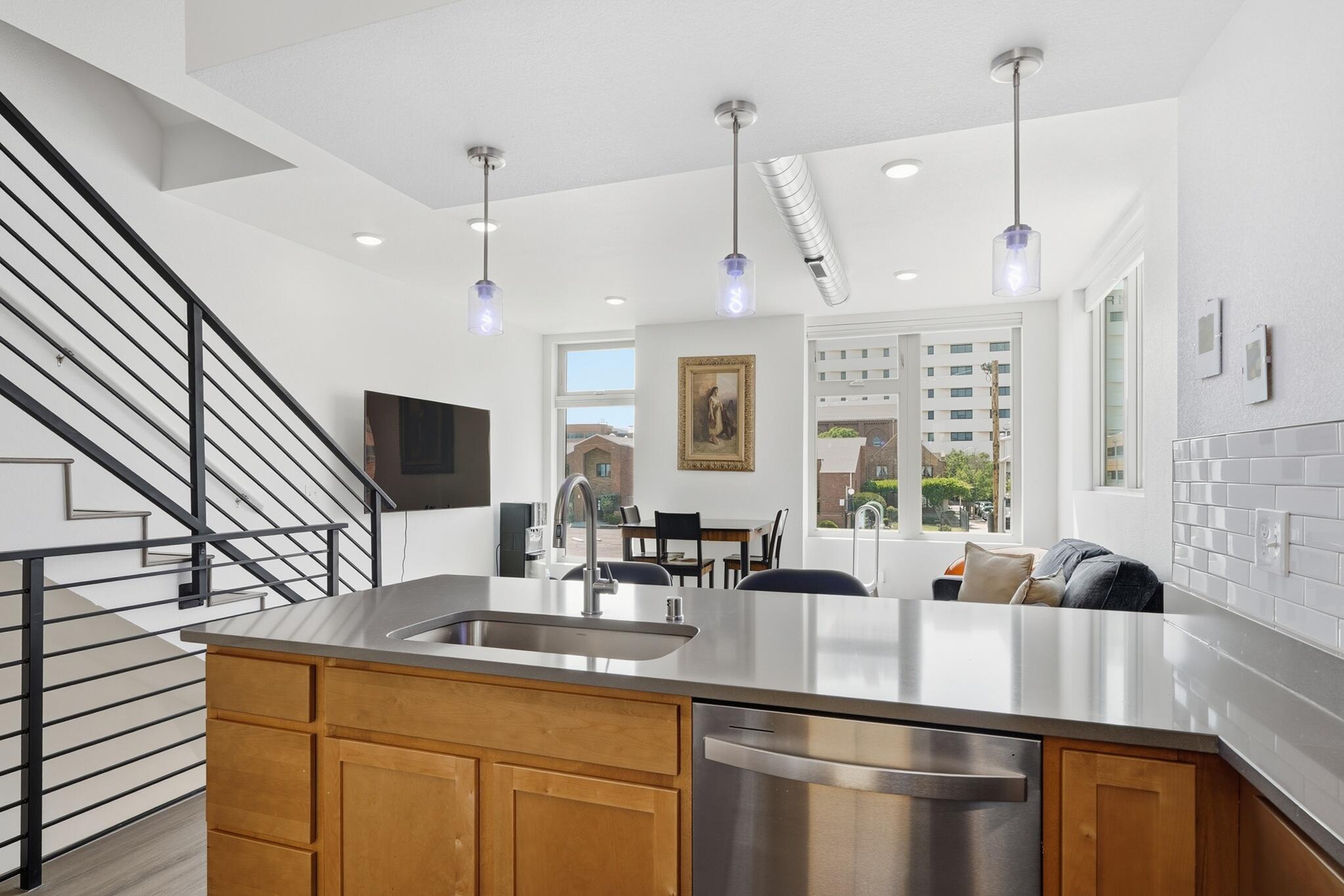 301 Platinum Street SW