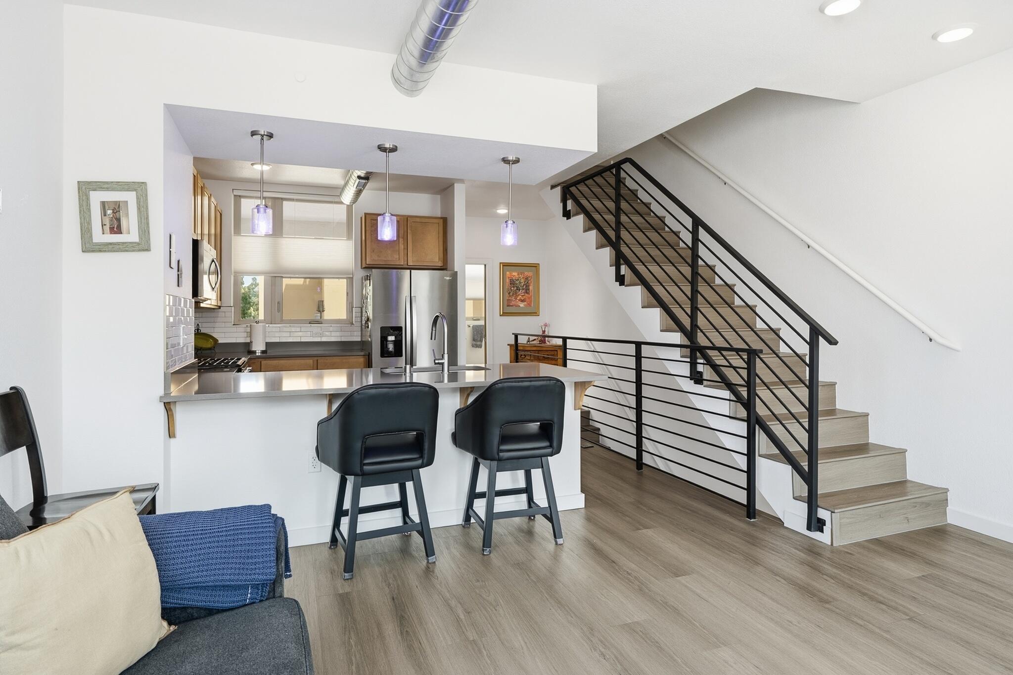 301 Platinum Street SW