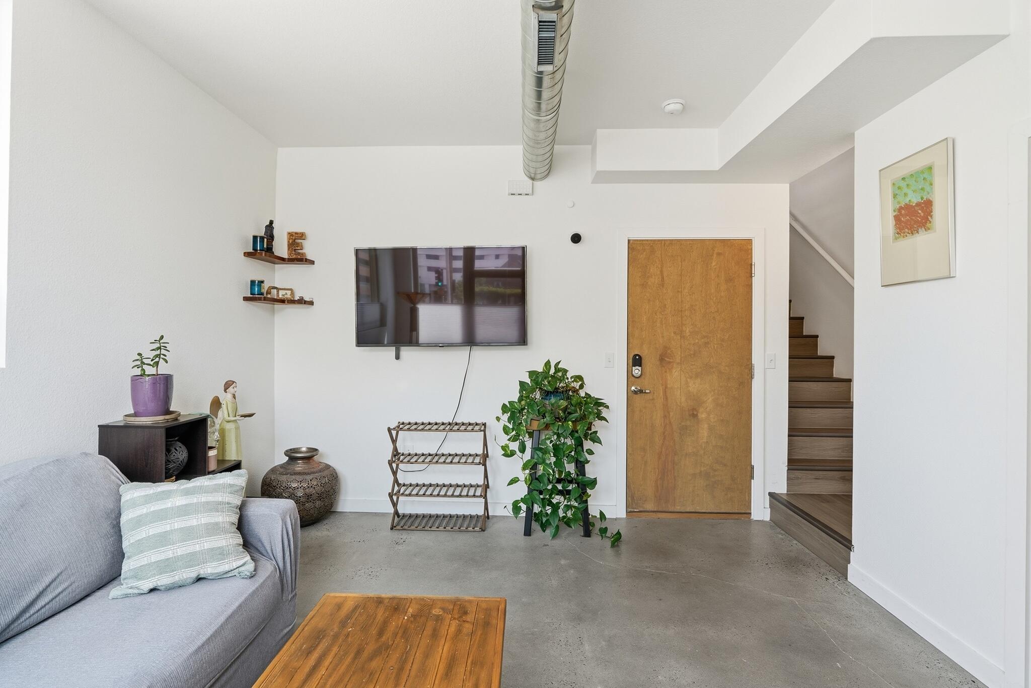 301 Platinum Street SW