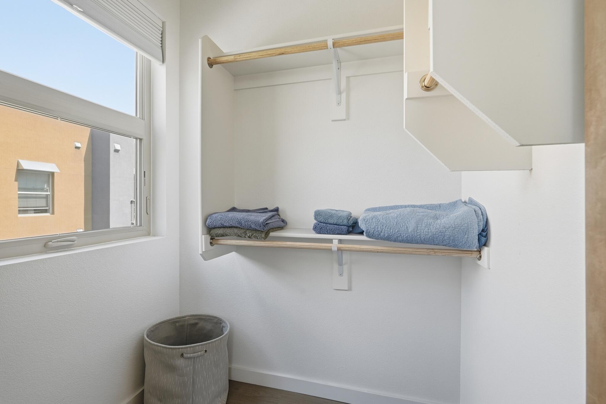 301 Platinum Street SW