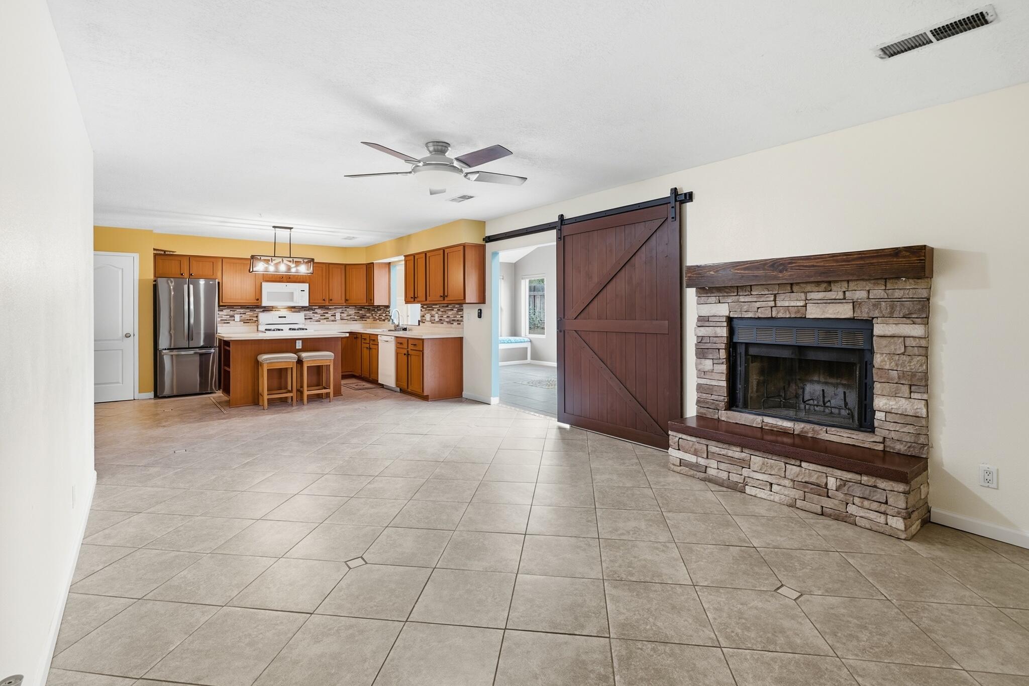 1425 32nd Circle SE