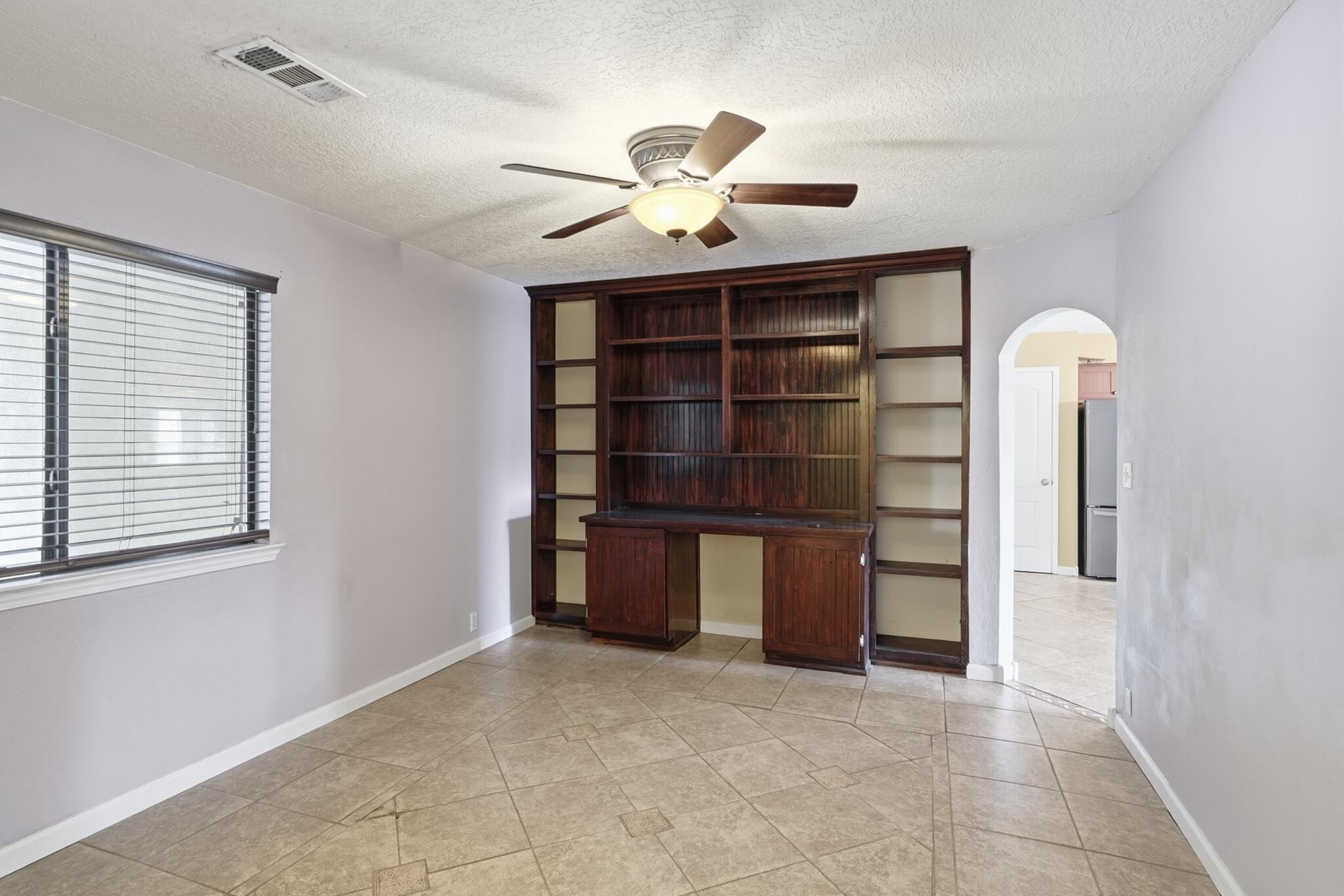 1425 32nd Circle SE