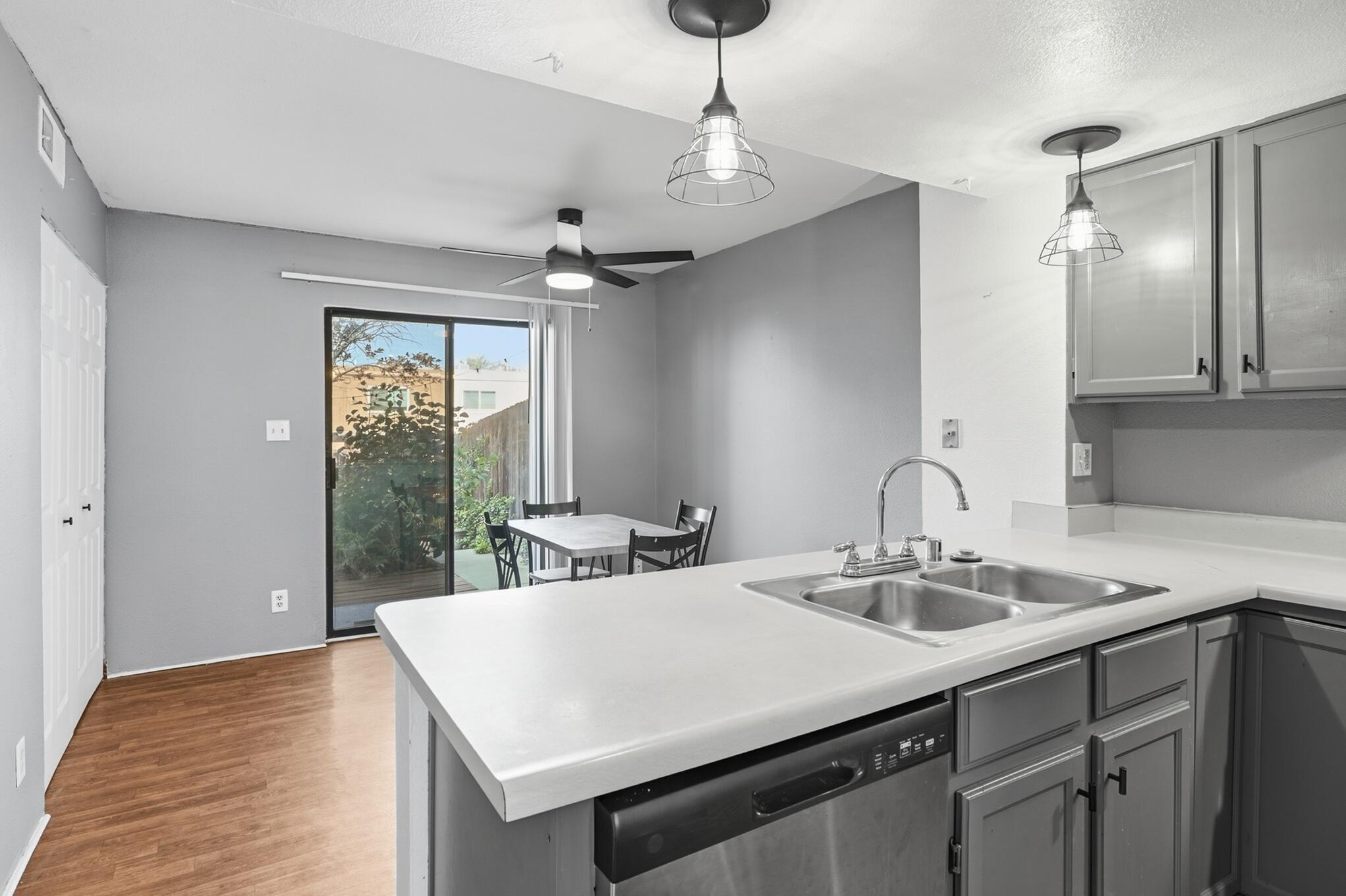 3301 Monroe Street NE UNIT G73
