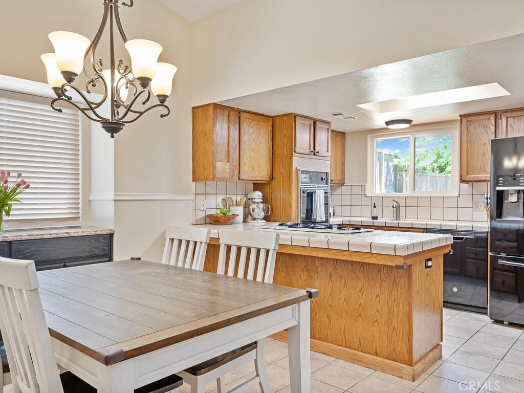1008 Nanette Lane