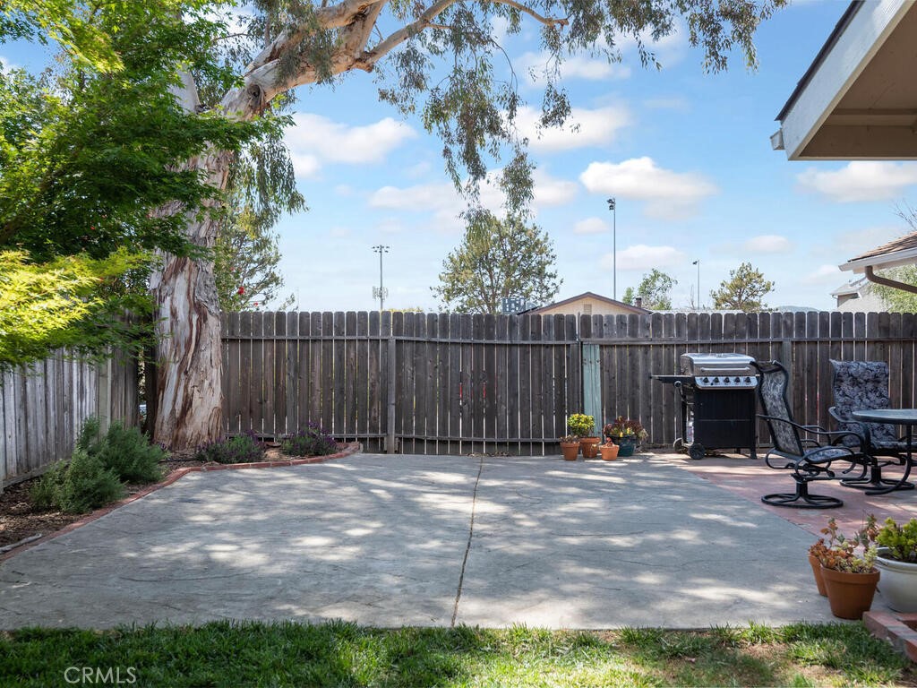 1008 Nanette Lane
