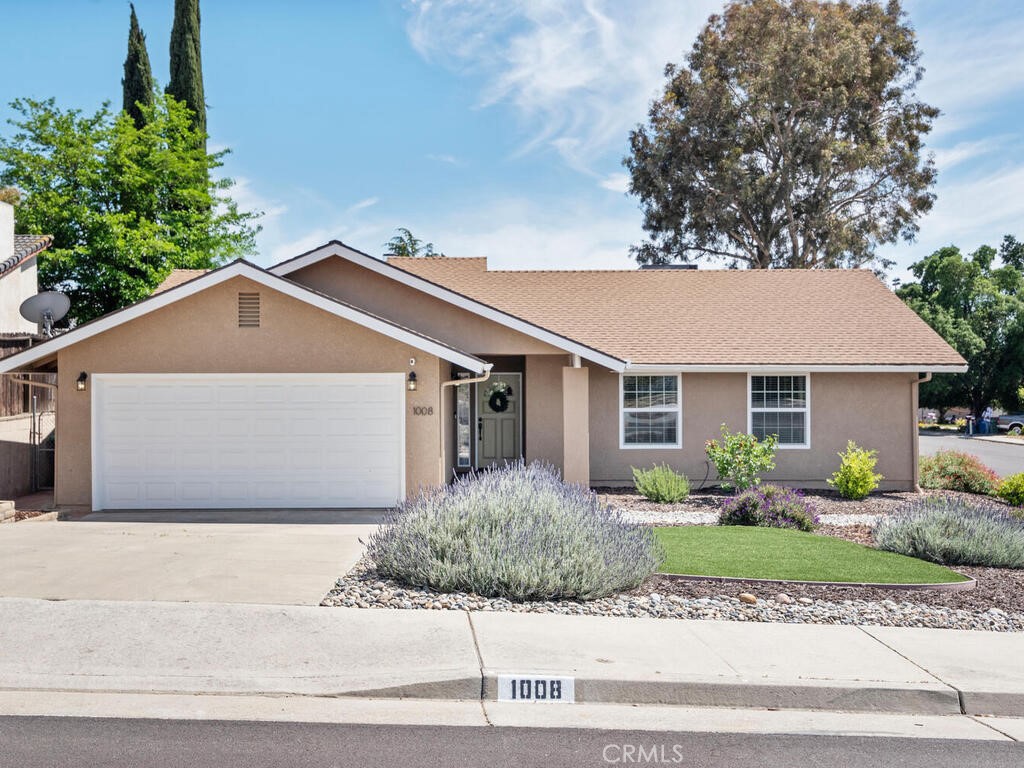 1008 Nanette Lane