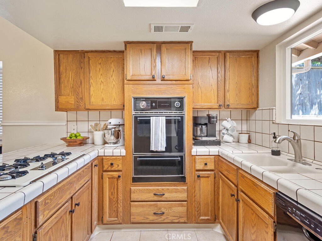 1008 Nanette Lane