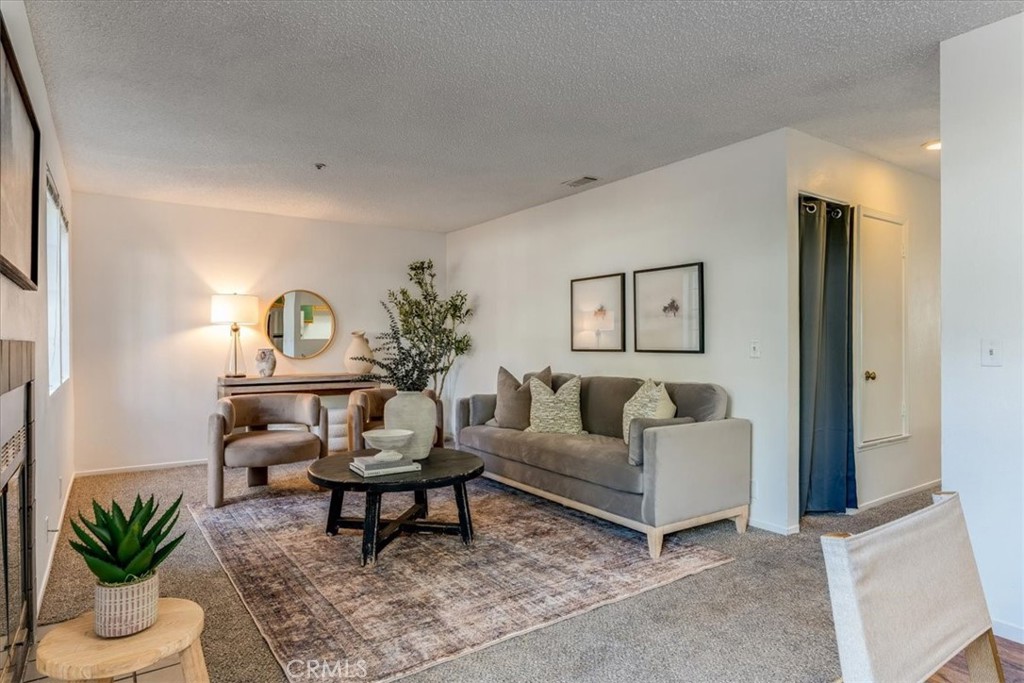 1025 Southwood