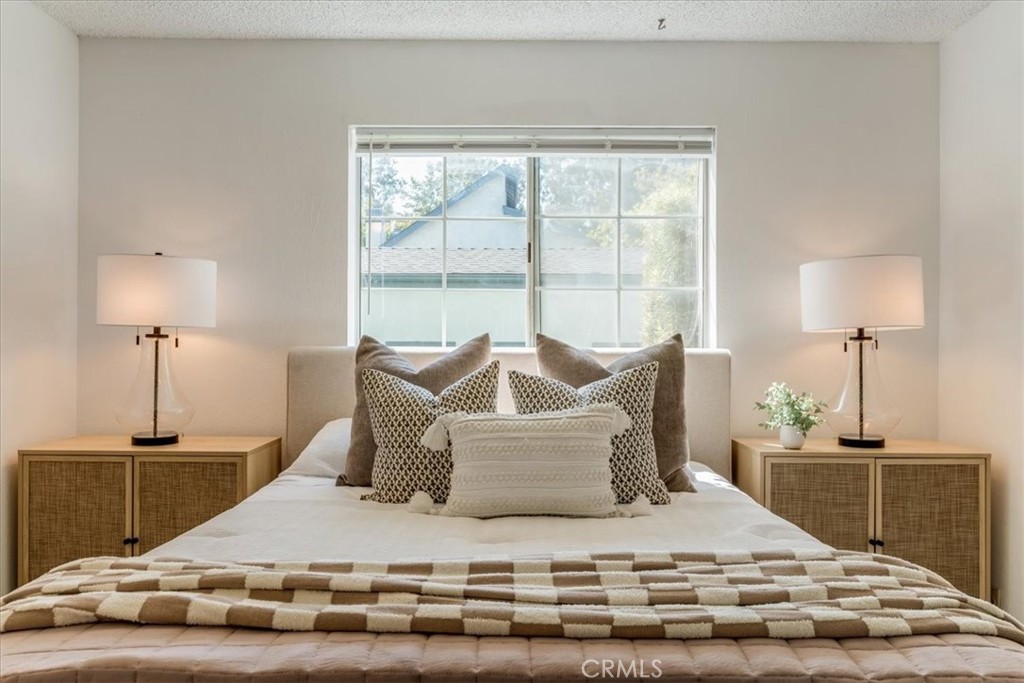 1025 Southwood