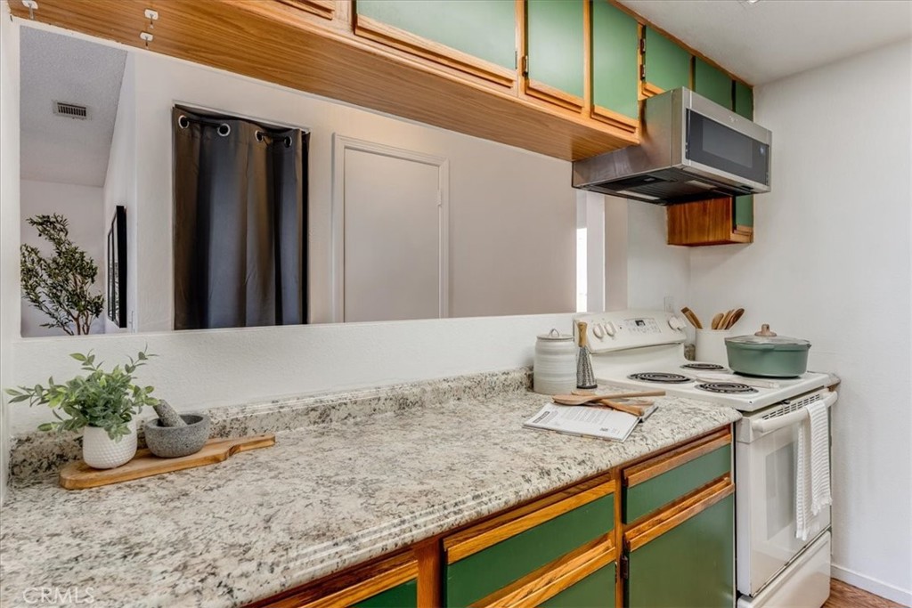 1025 Southwood