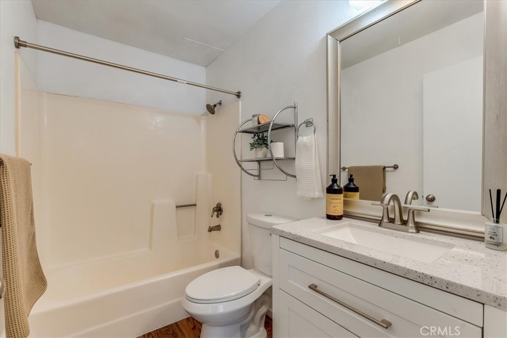 1025 Southwood
